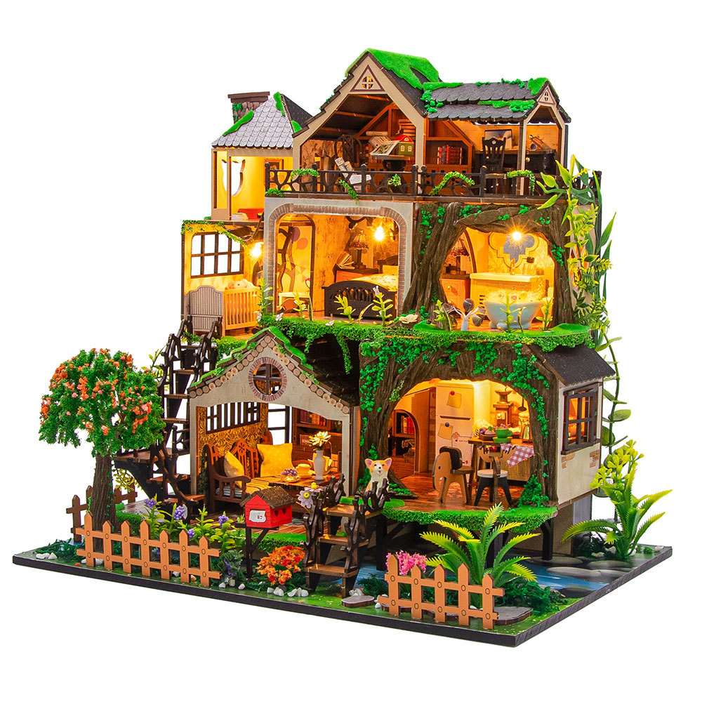 Treehouse Diorama Kit | The Sylvan Manor Treehouse Diorama Kit